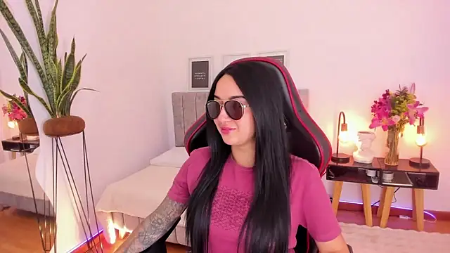 EmmyEvans1 online show from 02/22/25, 07:36