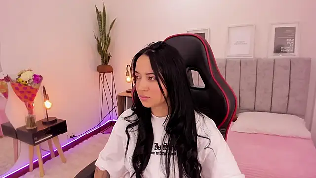 EmmyEvans1 online show from 03/16/25, 07:17