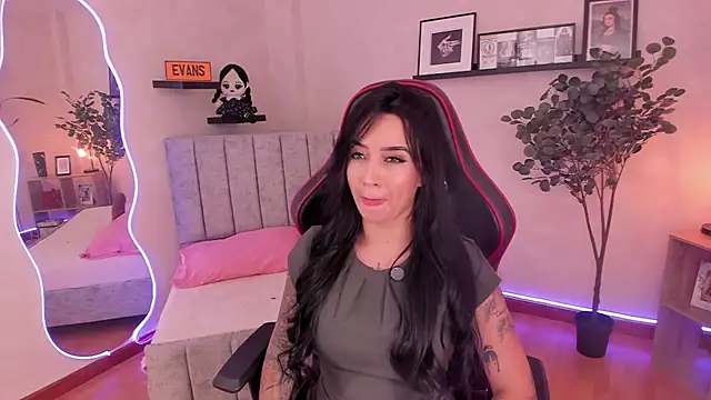 EmmyEvans1 online show from 09/10/25, 07:36