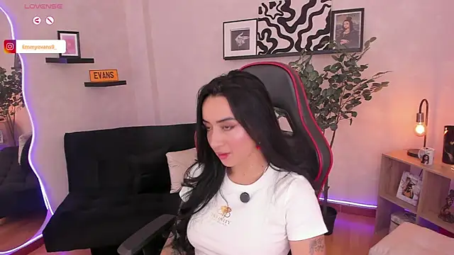 EmmyEvans1 online show from 09/23/25, 07:50