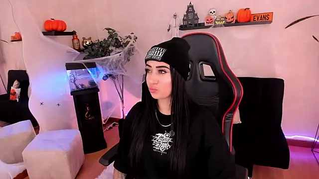 EmmyEvans1 online show from 10/17/25, 07:27