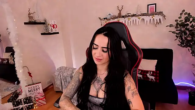 EmmyEvans1 online show from 11/13/25, 07:46