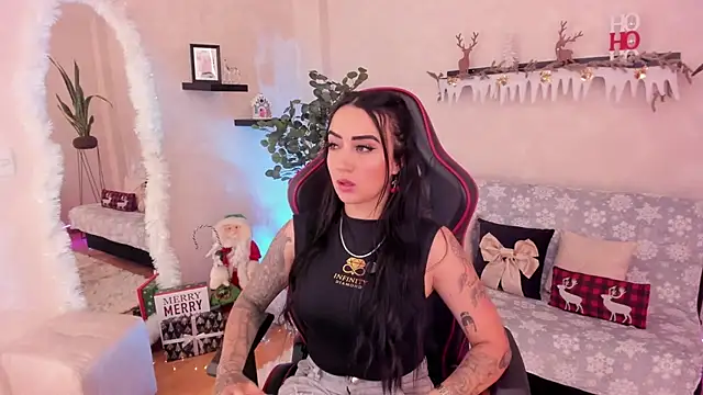 EmmyEvans1 online show from 11/19/25, 07:47