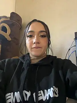 EmmyEvans1 online show from 11/21/25, 07:34