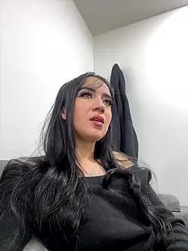 Snapshot of EmmyEvans1 chatting on 01/15/26, 07:50 EmmyEvans1 online show from 01/15/26, 07:50