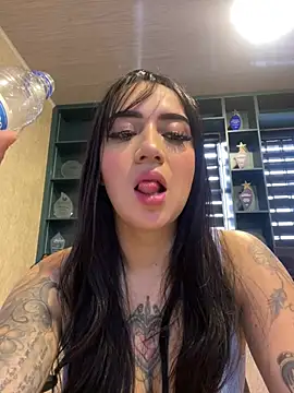 Snapshot of EmmyEvans1 chatting on 01/31/26, 07:11 EmmyEvans1 online show from 01/31/26, 07:11