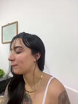 Snapshot of EmmyEvans1 chatting on 02/10/26, 07:40 EmmyEvans1 online show from 02/10/26, 07:40