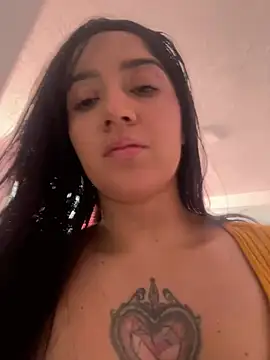 Snapshot of EmmyEvans1 chatting on 02/13/26, 08:38 EmmyEvans1 online show from 02/13/26, 08:38