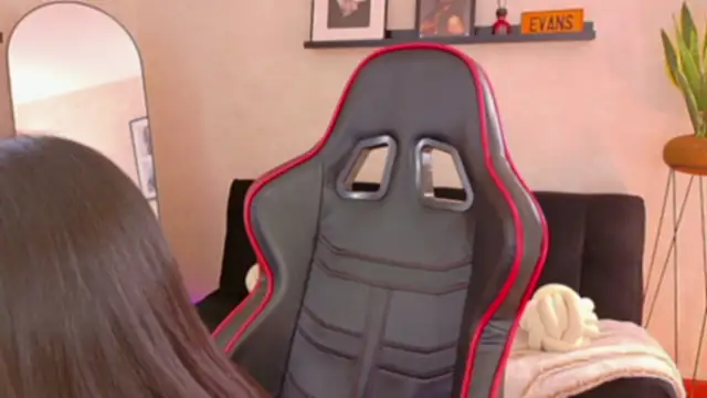 Snapshot of EmmyEvans1 chatting on 02/25/26, 07:34 EmmyEvans1 online show from 02/25/26, 07:34