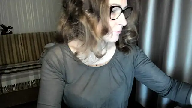 lauraoven online show from 12/16/25, 07:13