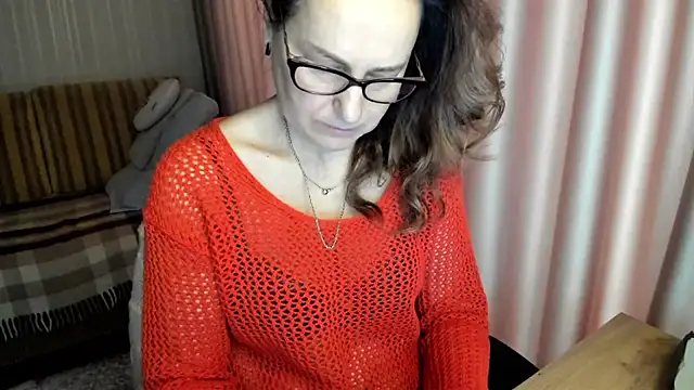 lauraoven online show from 02/11/26, 08:19