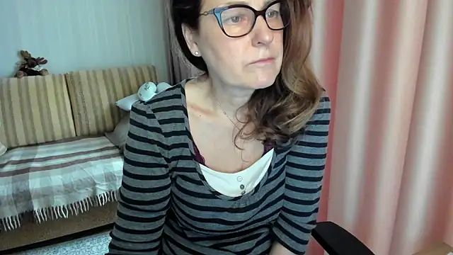 lauraoven online show from 03/12/26, 07:03