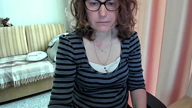 lauraoven online show from 05/27/26, 06:21
