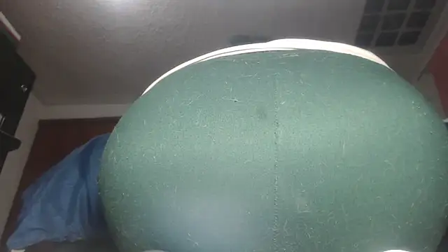 Snapshot of prettyangelsquirt chatting on 05/06/26, 11:10 prettyangelsquirt online show from 05/06/26, 11:10