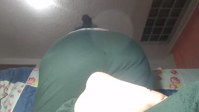 Snapshot of prettyangelsquirt chatting on 05/09/26, 04:45 prettyangelsquirt online show from 05/09/26, 04:45