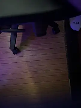 JohnnyBigShot online show from 11/06/25, 01:50