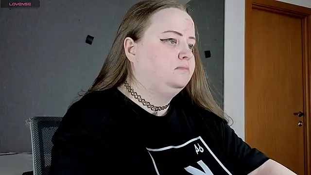 Snapshot of EMMA__CONNOR chatting on 09/30/25, 07:24 EMMA CONNOR online show from 09/30/25, 07:24