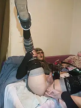 Snapshot of DiamondDrillBit chatting on 02/27/25, 03:47 DiamondDrillBit online show from 02/27/25, 03:47