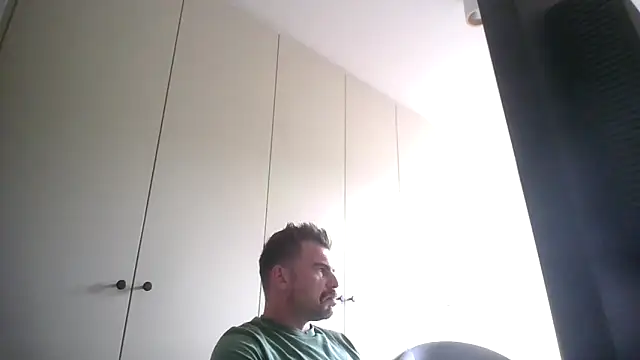 Snapshot of mrbigballs chatting on 09/08/25, 02:38 mrbigballs online show from 09/08/25, 02:38