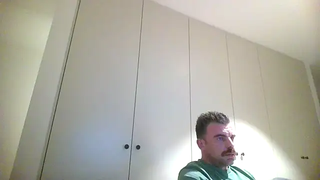 Snapshot of mrbigballs chatting on 09/13/25, 08:08 mrbigballs online show from 09/13/25, 08:08