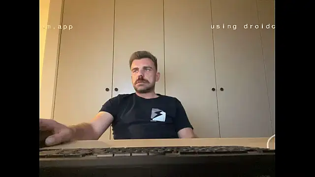 Snapshot of mrbigballs chatting on 09/28/25, 05:40 mrbigballs online show from 09/28/25, 05:40