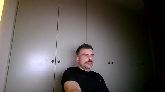 Snapshot of mrbigballs chatting on 10/26/25, 11:42 mrbigballs online show from 10/26/25, 11:42