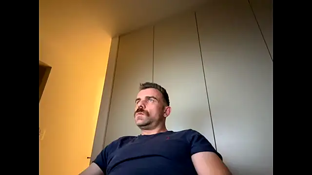 Snapshot of mrbigballs chatting on 10/27/25, 09:30 mrbigballs online show from 10/27/25, 09:30