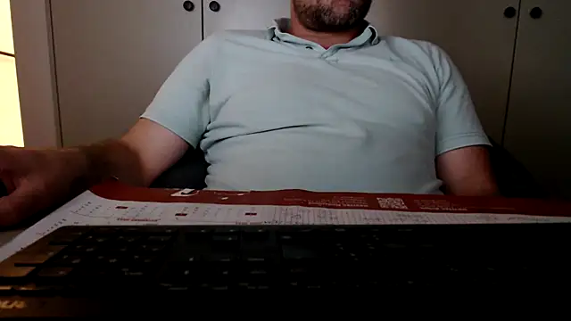 Snapshot of mrbigballs chatting on 06/13/26, 09:02 mrbigballs online show from 06/13/26, 09:02
