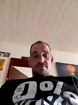 Codymc89 online show from 04/17/26, 01:58