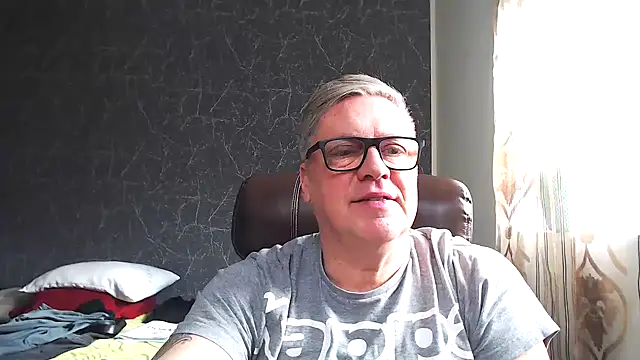 RobertStripX online show from 02/04/25, 11:05