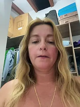 Snapshot of moniquerainx chatting on 07/21/26, 04:04 moniquerainx online show from 07/21/26, 04:04