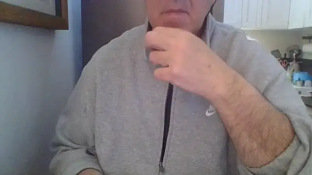 Snapshot of ANONIMO7735 chatting on 02/08/26, 11:35 ANONIMO7735 online show from 02/08/26, 11:35