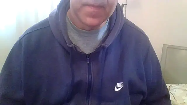 Snapshot of ANONIMO7735 chatting on 02/15/26, 07:05 ANONIMO7735 online show from 02/15/26, 07:05