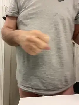 Snapshot of ANONIMO7735 chatting on 02/15/26, 08:24 ANONIMO7735 online show from 02/15/26, 08:24