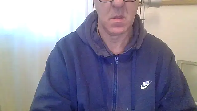 Snapshot of ANONIMO7735 chatting on 02/18/26, 06:42 ANONIMO7735 online show from 02/18/26, 06:42