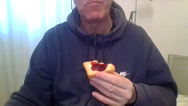 Snapshot of ANONIMO7735 chatting on 02/23/26, 06:44 ANONIMO7735 online show from 02/23/26, 06:44