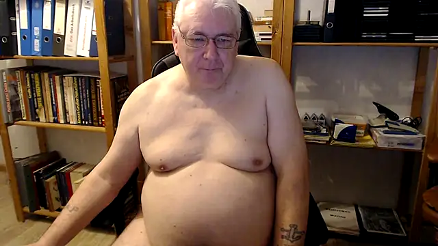 SchwanzhureXXL online show from 10/27/25, 05:33