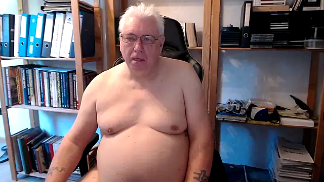 Snapshot of SchwanzhureXXL chatting on 05/02/26, 06:07 SchwanzhureXXL online show from 05/02/26, 06:07