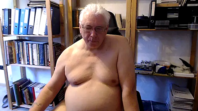 Snapshot of SchwanzhureXXL chatting on 05/30/26, 05:37 SchwanzhureXXL online show from 05/30/26, 05:37