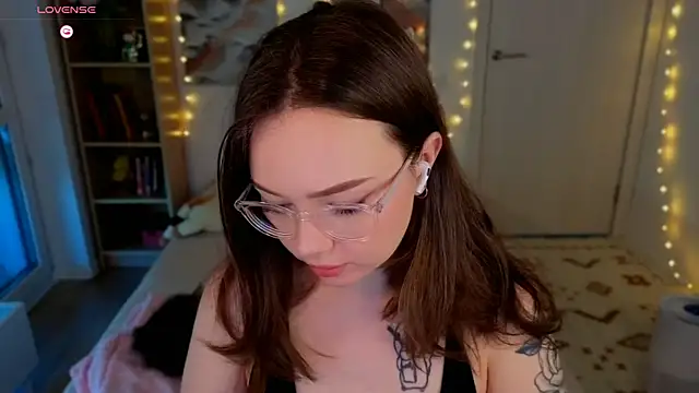 Snapshot of MilenaSaint chatting on 07/17/26, 03:35 MilenaSaint online show from 07/17/26, 03:35