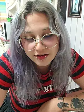 Snapshot of ElfGrey chatting on 12/08/24, 03:32 ElfGrey online show from 12/08/24, 03:32