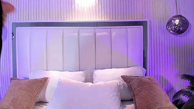 Snapshot of naughty_flower18 chatting on 02/03/26, 11:21 naughty flower18 online show from 02/03/26, 11:21