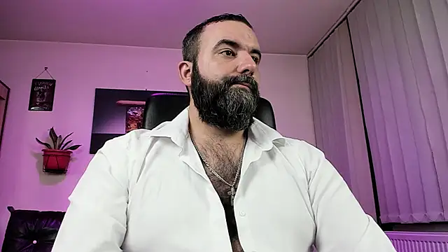 Snapshot of ChristophJules chatting on 03/07/25, 04:02 ChristophJules online show from 03/07/25, 04:02