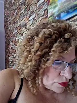 Snapshot of Hot_Azaleea chatting on 05/22/26, 05:47 Hot Azaleea online show from 05/22/26, 05:47