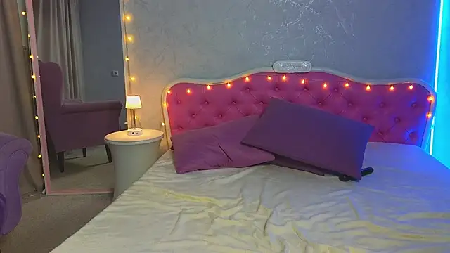 Ariana Petite online show from 01/13/25, 05:12