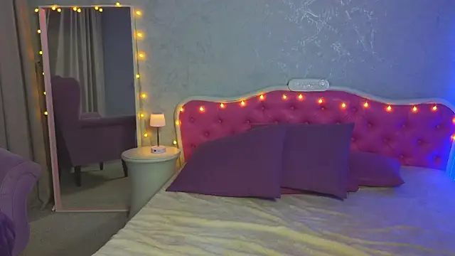 Ariana Petite online show from 02/23/25, 11:14