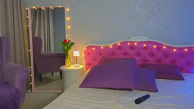 Ariana Petite online show from 03/07/25, 02:25