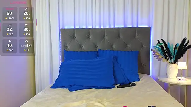 Ariana Petite online show from 10/06/25, 12:19