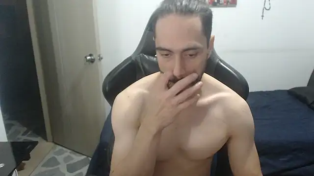 samuelgarcia  online show from 12/17/25, 07:47