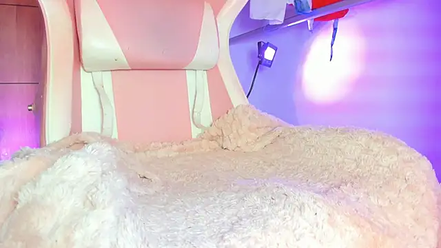 KataFerreira777 online show from 11/22/25, 09:36